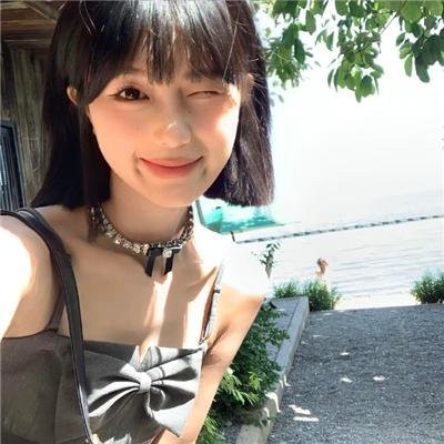 秋霞